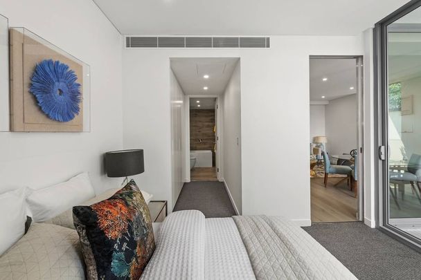 Two Bedroom Apartment with Parking - Unfurnished - Photo 1
