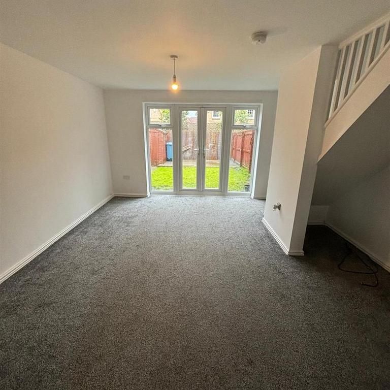 3 bedroom semi-detached house to rent - Photo 1