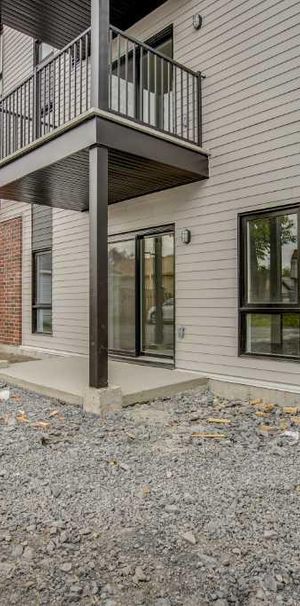 3 1/2 ou 4 1/2 avec Électroménagers et wifi inclus - Stationnement couvert. 1er juillet ! - Photo 1