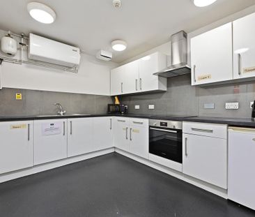 1 bedroom house of multiple occupation to rent - Photo 2