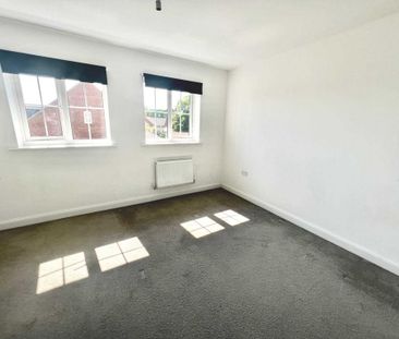 4 bedroom semi-detached house to rent - Photo 3