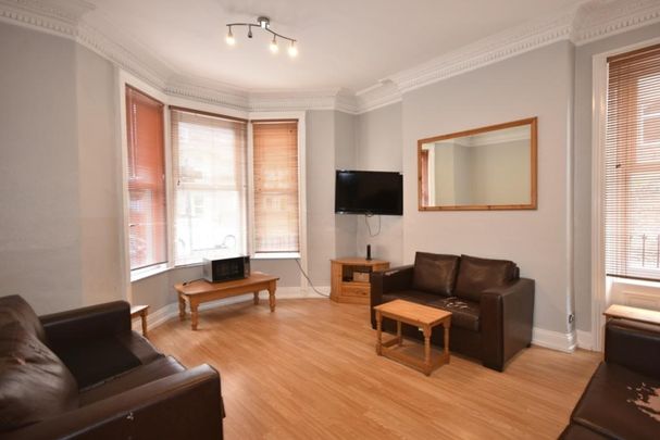 St. Georges Terrace, Jesmond, Newcastle Upon Tyne - Photo 1