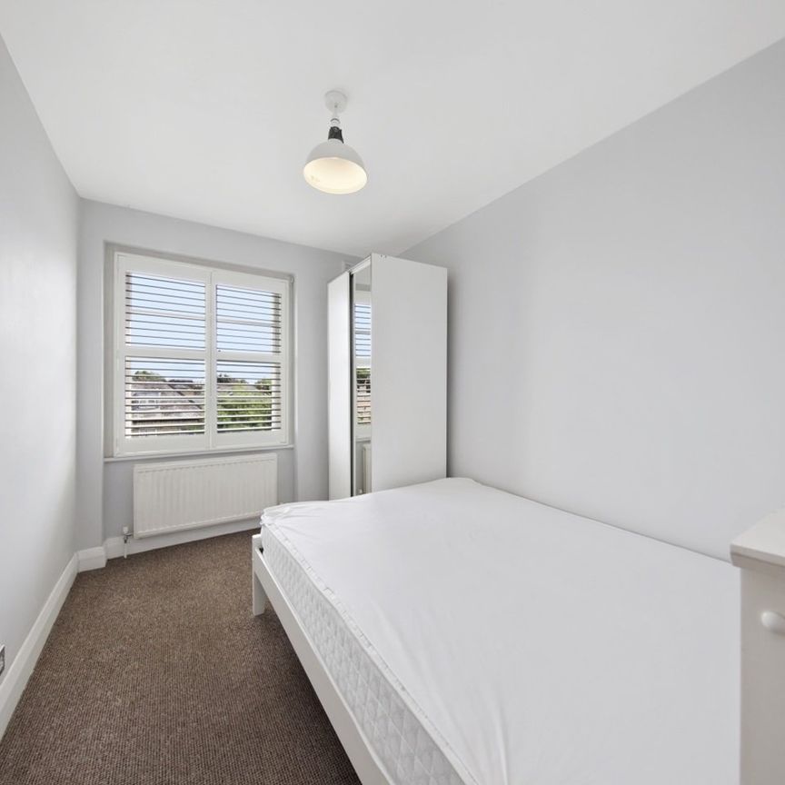 3 Bed Flat, Camden Road, N7 - Photo 1