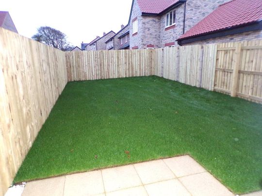 2 Bedroom Semi Detached House To Rent - Photo 1