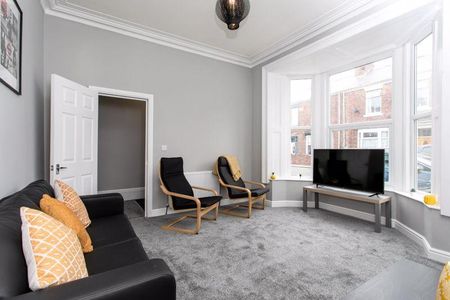 4 bedroom terraced house to rent - Photo 2