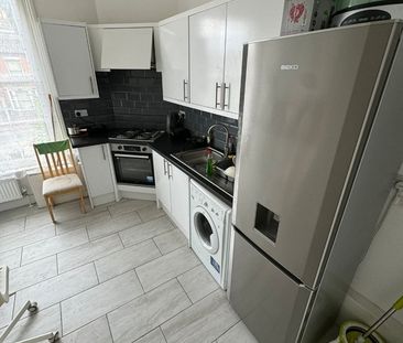 Room in a Shared Flat, Bevois Mansions, SO14 - Photo 4
