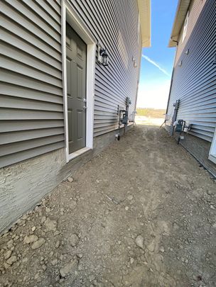 Brand-New 2 Bedroom Basement Suite in Wolf Willow – Private Entrance - Photo 1