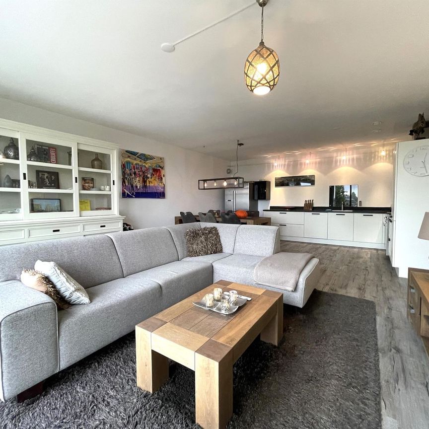 Mary van der Sluisstraat 510, Sportheldenbuurt, 1095ME, Amsterdam - Photo 1