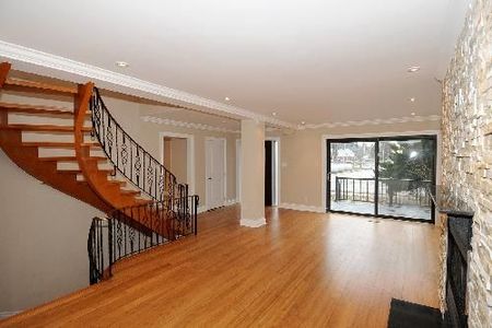 For Lease - 389 Burnhamthorpe Road, Toronto, Ontario - Photo 3