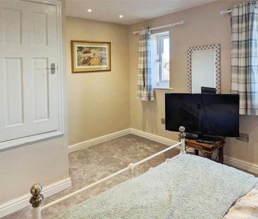 2 bedroom semi-detached house to rent - Photo 3