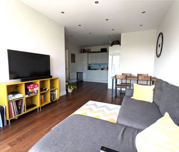 1 bedroom in London Road, Berkshire - Photo 2