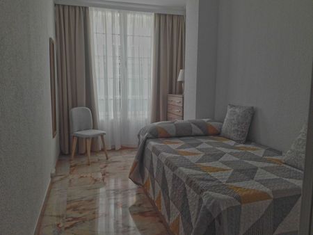 Middle Floor Apartment in Marbella - Photo 4