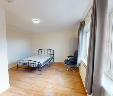 5 bedroom semi-detached house to rent - Photo 5