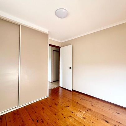 Neat and Tidy Villa in Great Location! - Photo 1