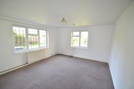 3 bedroom detached house to rent - Photo 3