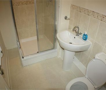 4 bedroom townhouse to rent - Photo 3