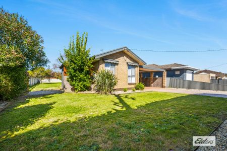 3 Bedroom family home - Photo 3