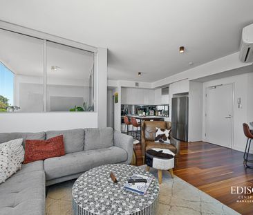 Modern Third-Floor Apartment in the Heart of North Perth - Photo 3