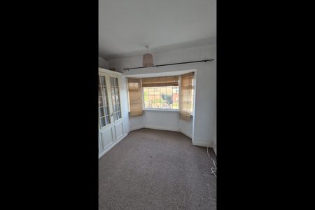 3 Bed Semi-Detached House, Windmill Lane, S5 - Photo 2