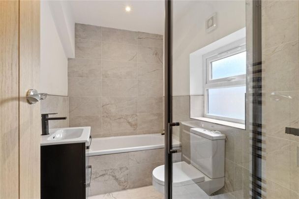 3 bedroom end of terrace house to rent - Photo 1