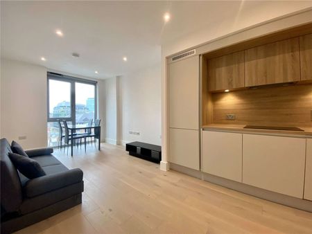 A 6th floor one bedroom apartment to rent in the ever popular Verto development in the heart of Reading's town centre. - Photo 5