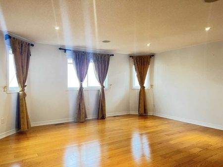 For Lease - 50 Danpatrick Drive, Richmond Hill, Ontario - Photo 2