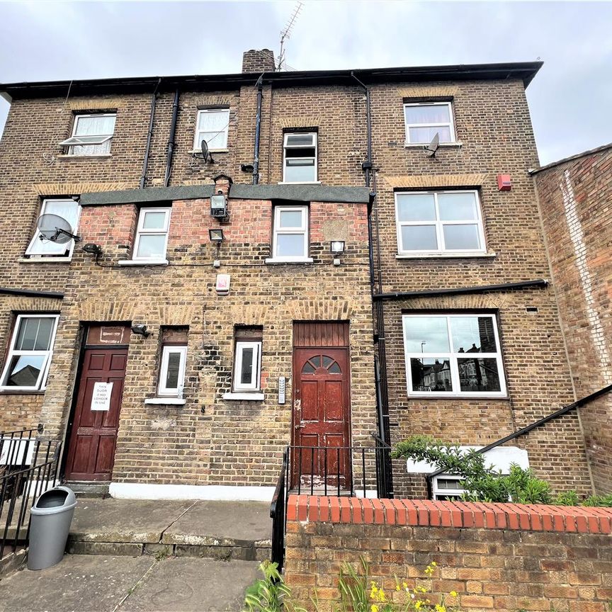 London Road, Croydon - Photo 1