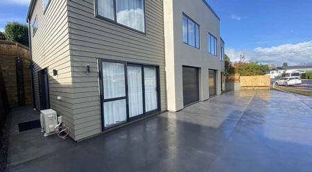 BRILLIANT NEW 3 BEDROOM HOME FOR THE BUSY LIFESTYLE - Photo 2