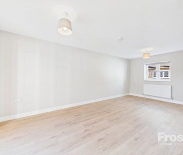 The Courtyard, 73a High Street,SL1 - Photo 6