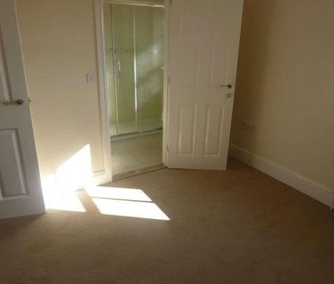 The Street, Beck Row, Bury St. Edmunds, Suffolk, IP28 - Photo 5