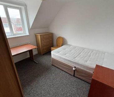 4 bedroom detached house to rent - Photo 5