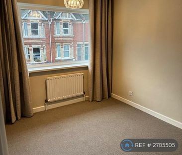 3 bedroom end of terrace house to rent - Photo 5