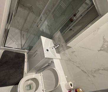 Studio Flat, London, SW19 - Photo 4