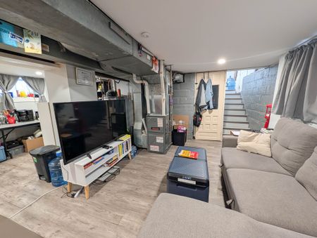 173 Lake St, St. Catharines - 4 Bed Fully Detached Home - Photo 3