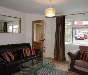 3 bedroom semi-detached house to rent - Photo 1