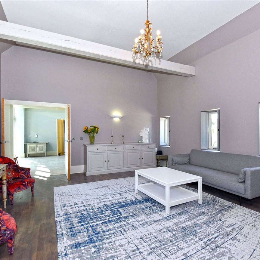 A beautifully converted dairy barn in a quiet rural setting available for *short let*. - Photo 1