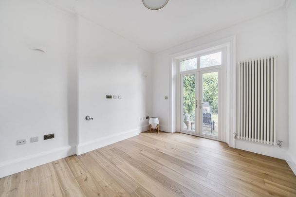 St Johns Rise, Woking, Surrey , GU21 - Photo 1