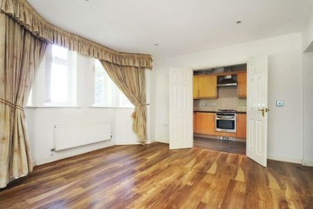 2 Bed Flat, Grove Lane, WA15 - Photo 3