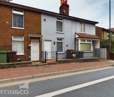 2 bedroom terraced house to rent - Photo 4