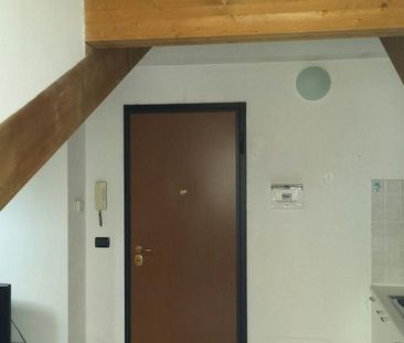 Mansardato ammobiliato con tutte le spese incluse - Foto 5