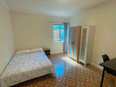 East Brisbane - Photo 4