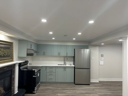 For Lease - 3394 Crimson King Circle Unit# Lower, Mississauga, Ontario - Photo 2