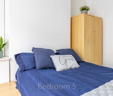 Room 1 - Photo 6