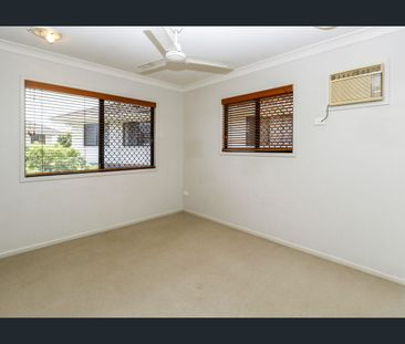 Three Bedroom Townhouse Close To Uni And Lavarack Barracks - Photo 3
