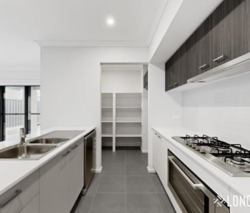 Dual Living Bliss with Energy Saving Solar Panels - Photo 6