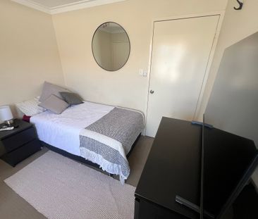 Ballajura - Photo 4