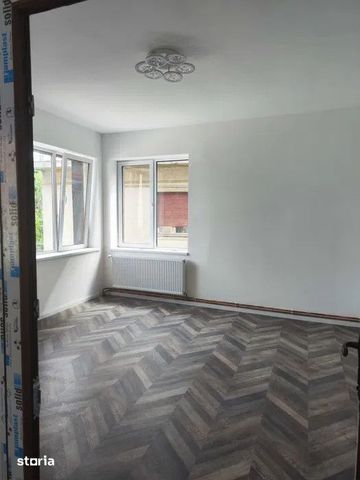 Spatiu in Vila de inchiriat , zona Centrala , 300 mp, 7 Parcari - Fotografie 4
