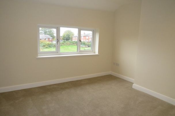 Laurel Crescent - Photo 1