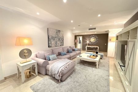3 Bedroom Apartment For Rent in The Golden Mile, Málaga - Photo 2
