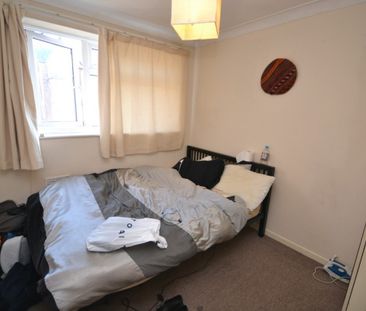 3 bed Flat for Rent - Photo 3